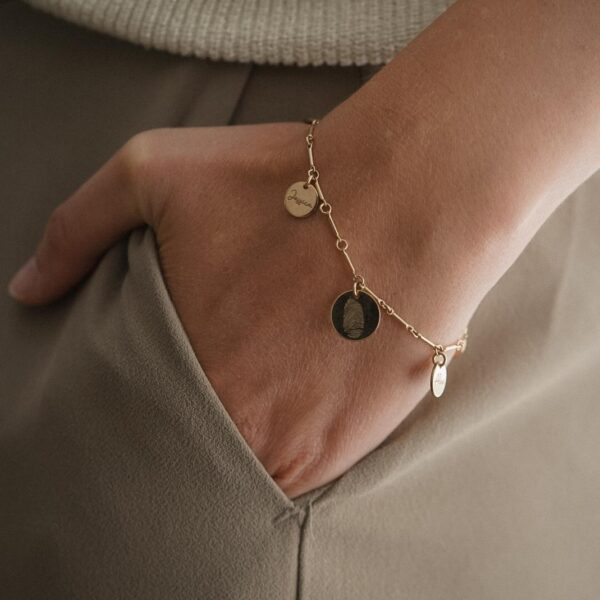 Gouden armband vingerafdruk