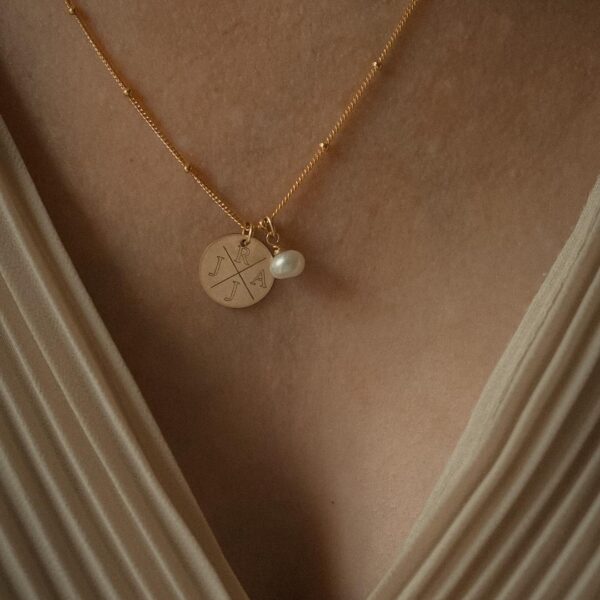 Initialen ketting goud parel