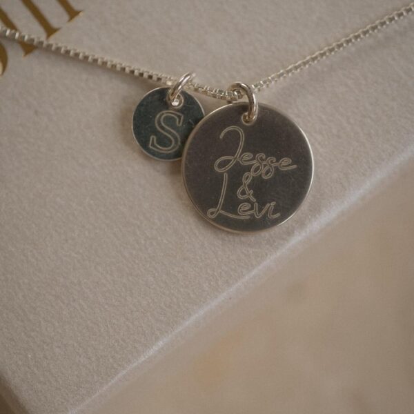 Namen en inialen zilver ketting 2 hangers